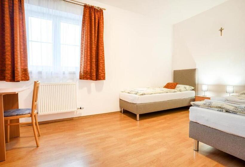 דירת חדר, Dom Pútnika Cbm