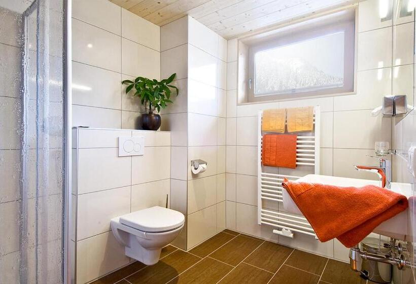 דירת שני חדרים, Haus Moostal