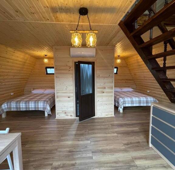 ファミリールーム, Pensiunea La Iepurasi