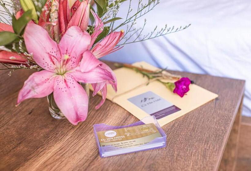 اتاق استاندارد, Trần Long Cù Hin