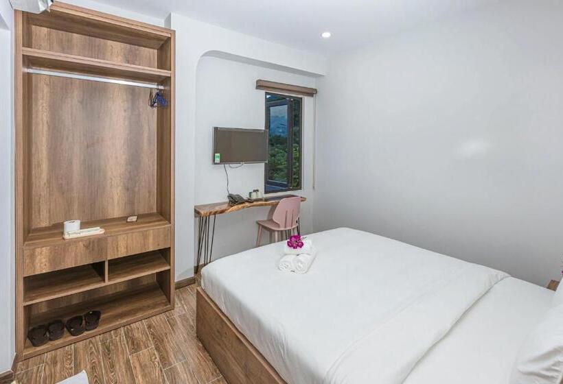 اتاق استاندارد, Trần Long Cù Hin