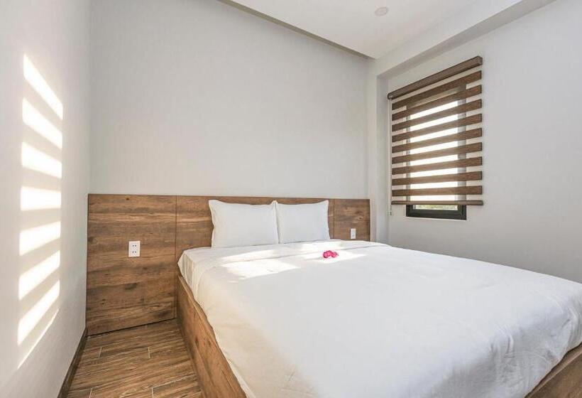 اتاق استاندارد, Trần Long Cù Hin