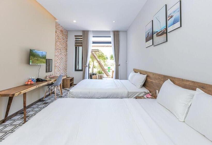 اتاق لوکس, Trần Long Cù Hin