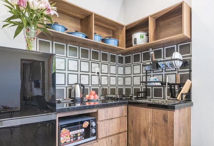 سوییت, Trần Long Cù Hin