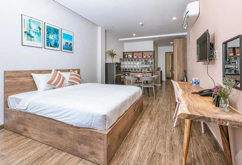 Suite with Terrace, Tran Long Cu Hin Hotel   Near Bai Dai Beach