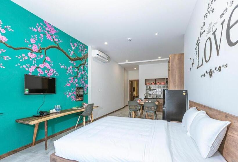 Suite with Terrace, Trần Long Cù Hin