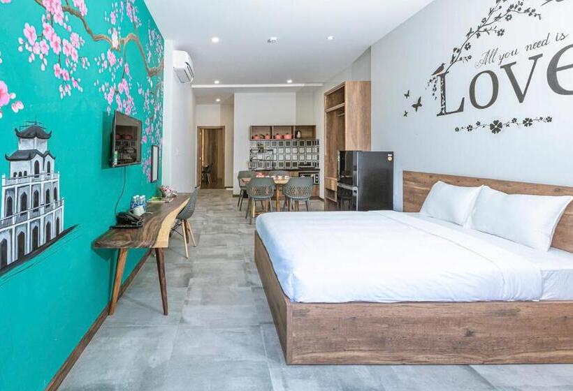 Suite with Terrace, Trần Long Cù Hin