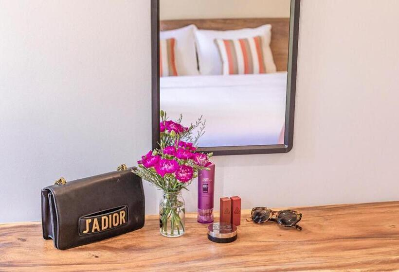 آپارتمان 2 خوابه, Trần Long Cù Hin