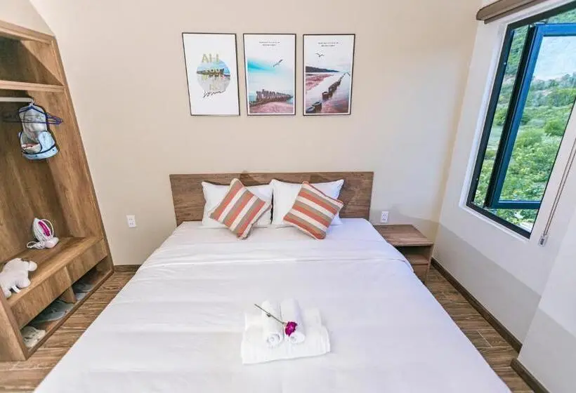 سوییت جونیور با بالکن, Tran Long Cu Hin Hotel   Near Bai Dai Beach