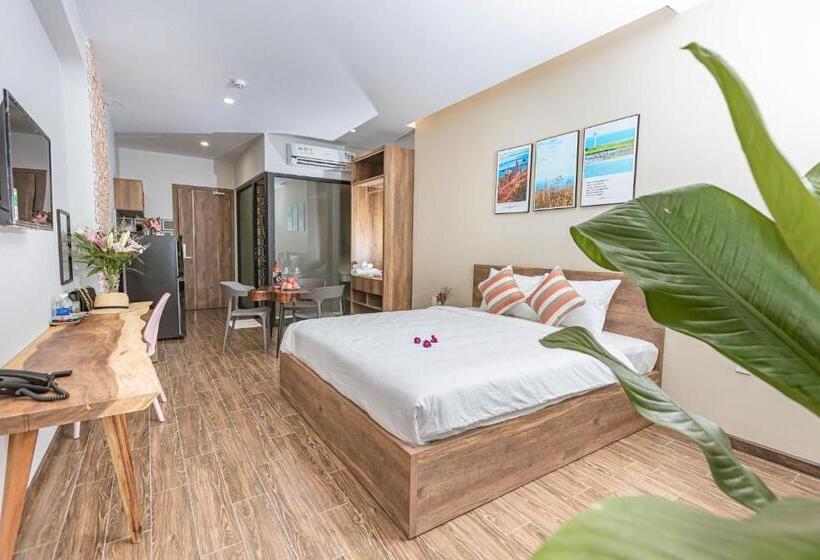 استودیو استاندارد با بالکن, Trần Long Cù Hin