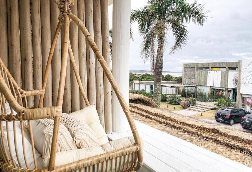 스탠다드 룸, M A R ė A