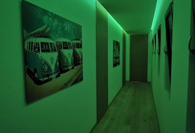 اتاق لوکس با بالکن, California