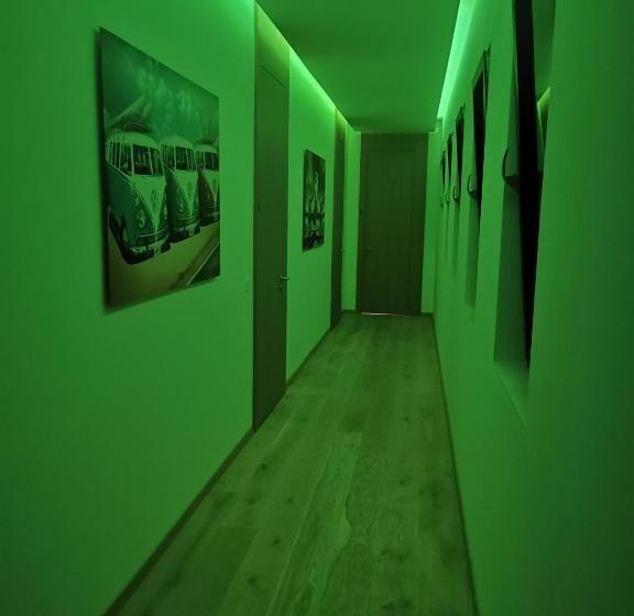 اتاق لوکس با بالکن, California