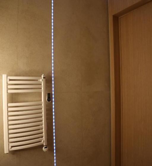 اتاق لوکس, California