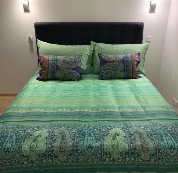 اتاق لوکس, California