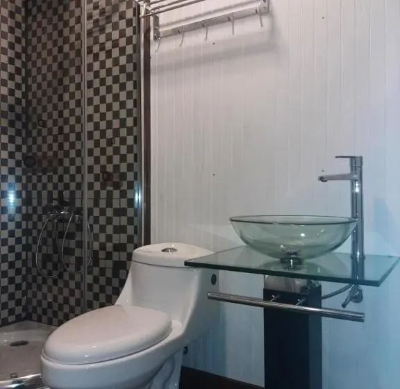 スタンダードルーム, Hostal La Minga