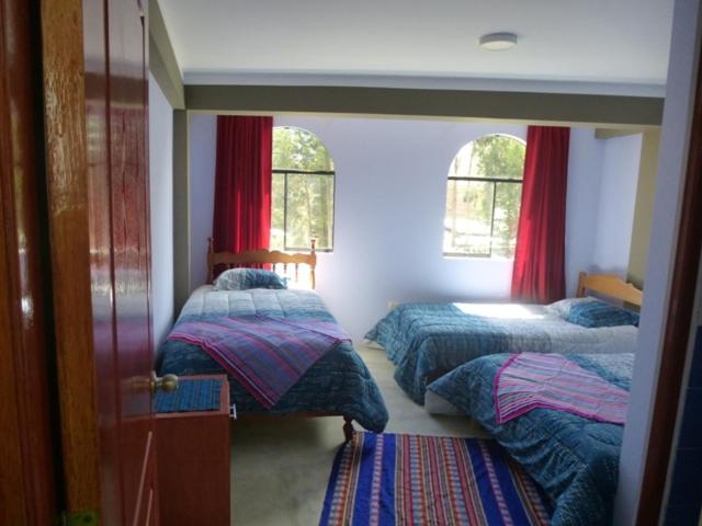 اتاق خانوادگی, Humberto Guest House
