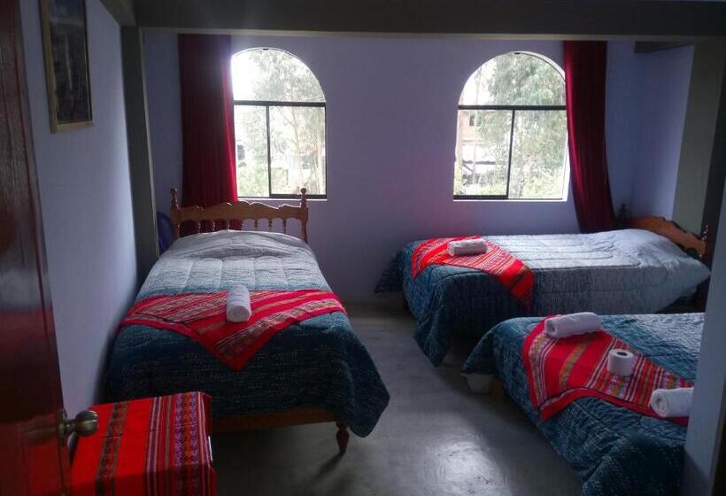اتاق خانوادگی, Humberto Guest House