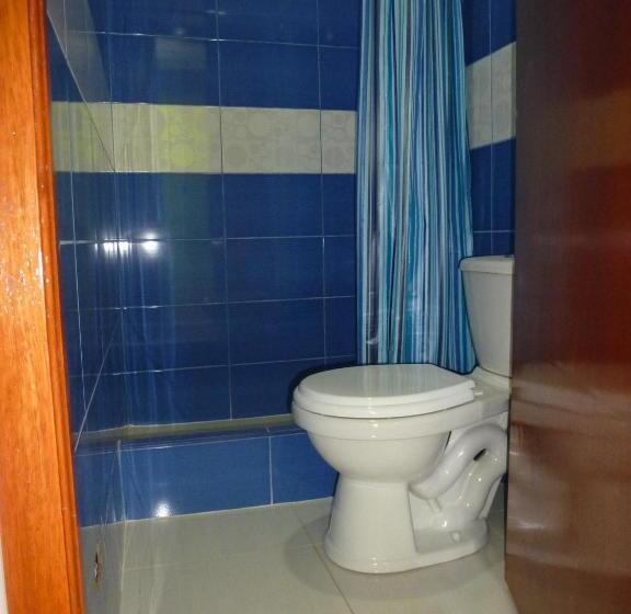 اتاق استاندارد سه نفره, Humberto Guest House