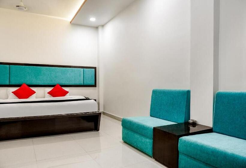 Suite, Capital O Hotel Komal Palace