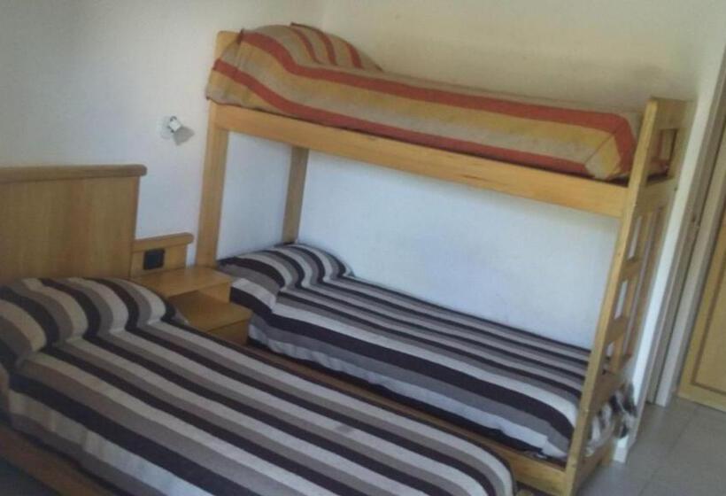 Quarto Triplo Estandar, Hostel Santa Maria De Oro