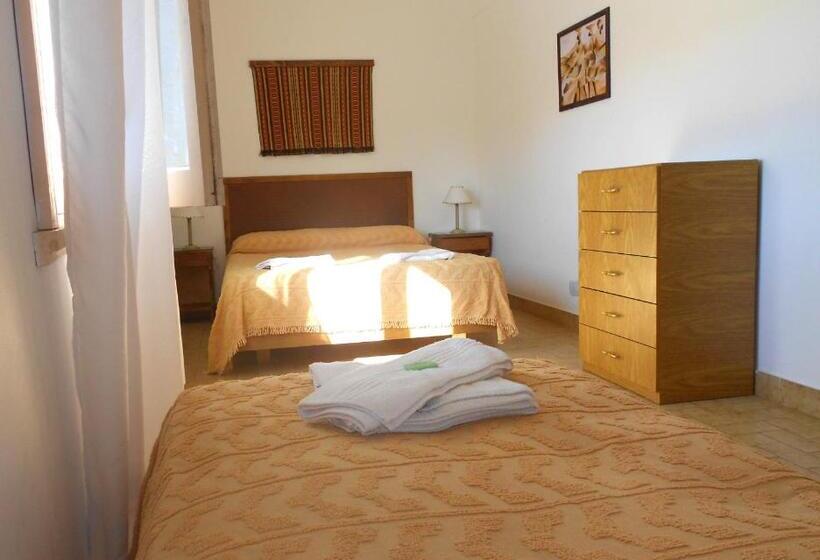 חדר סטנדרט לשלושה, Arenas Y Apartamentos