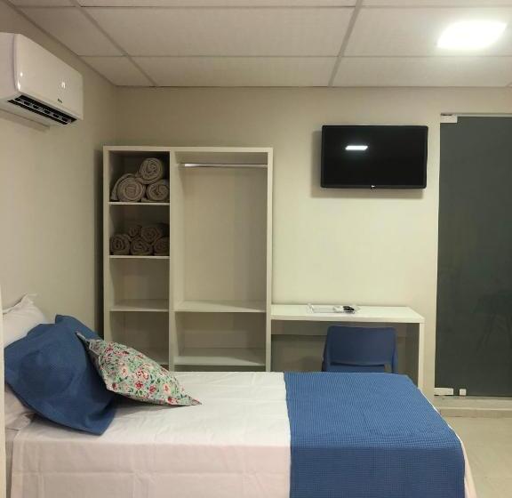 جناح عائلي, Fish Inn