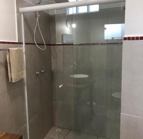 غرفة قياسية, Fish Inn