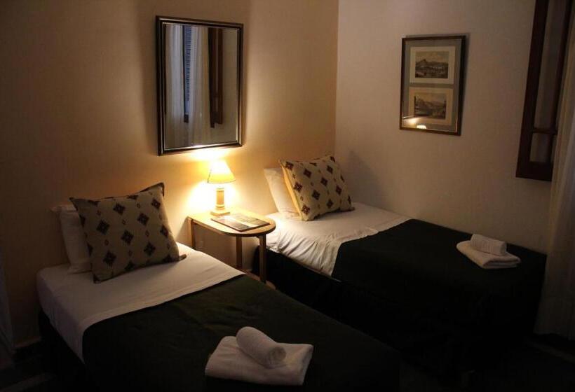 スーペリアの４人部屋, Lago