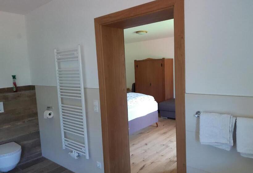 스탠다드 룸, Maurachbauer