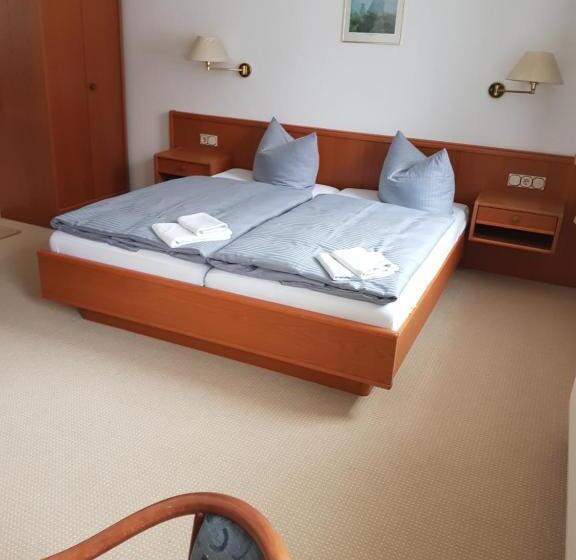 Номер Стандарт, Zur Altstadt