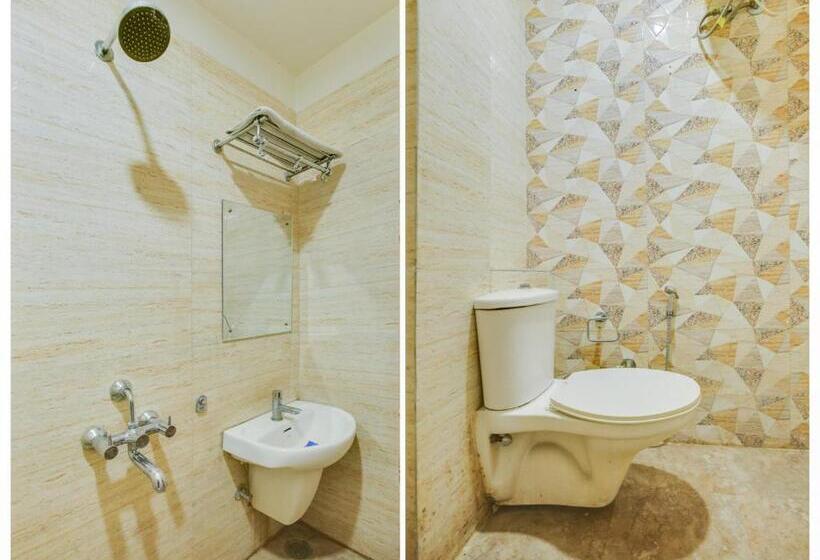 اتاق کلاسیک سه تخته, Oyo Flagship 43968 Hotel Rosewood