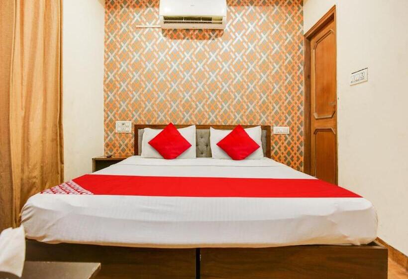 اتاق کلاسیک سه تخته, Oyo Flagship 43968 Hotel Rosewood