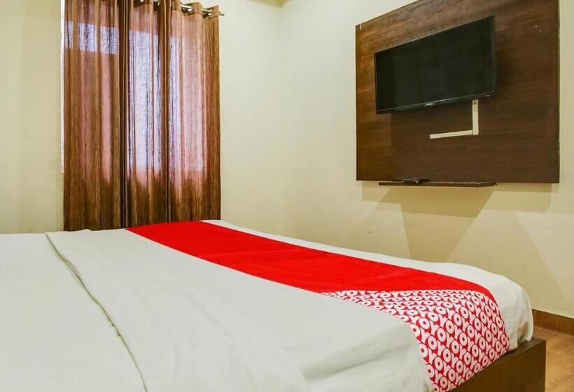 اتاق کلاسیک سه تخته, Oyo Flagship 43968 Hotel Rosewood