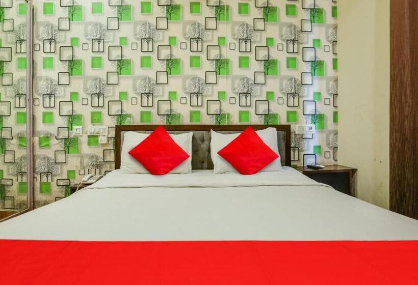 اتاق کلاسیک سه تخته, Oyo Flagship 43968 Hotel Rosewood