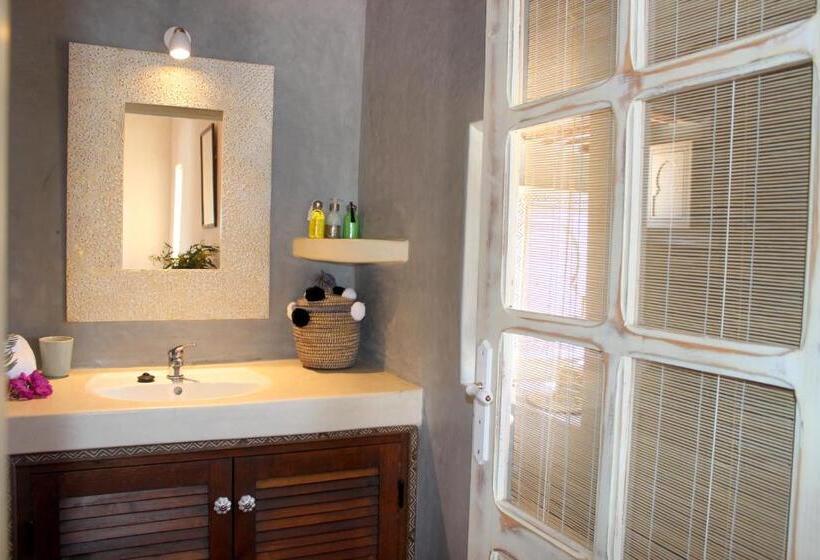 اتاق استاندارد سه نفره, Riad Sanam Essaouira