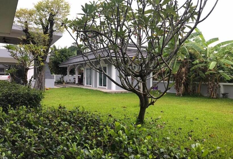 חדר דלוקס, Sutalawadee Resort