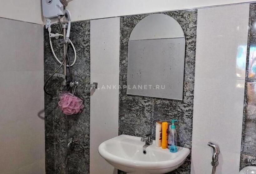 غرفة إقتصادية فردية, Twin Palms