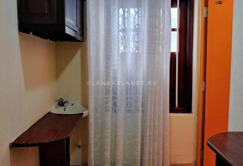 غرفة إقتصادية فردية, Twin Palms