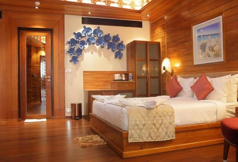 高级大房间, Sandyy Wavess