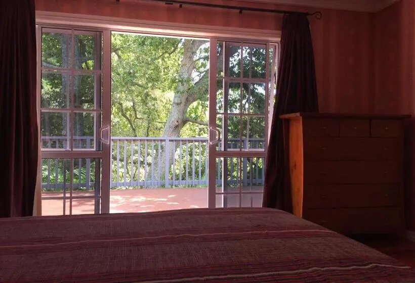 スタンダードルーム, The Gardens Bed And Breakfast