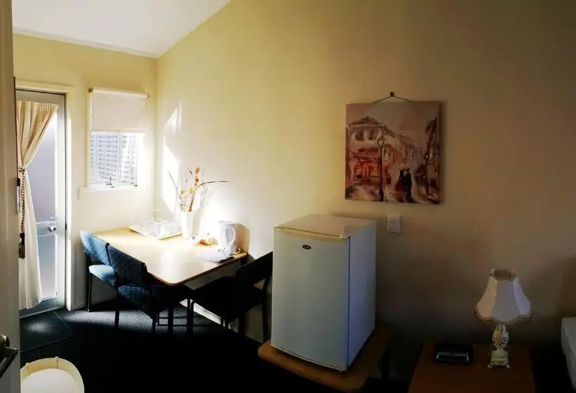 Executive-studio Sisäpuolella, Aurora City Suites Motel