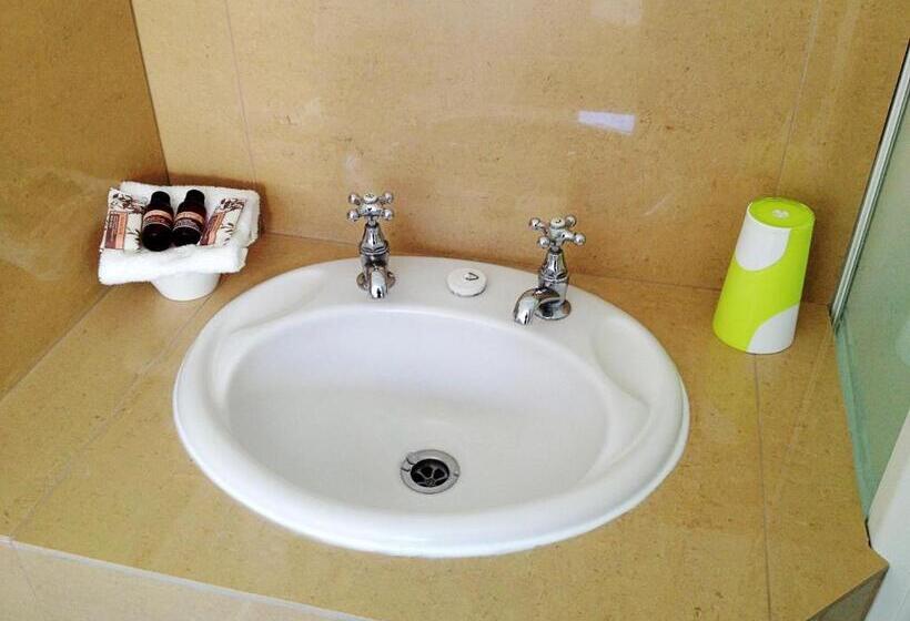 جناح ديلوكس غرفتين نوم, Aurora City Suites Motel