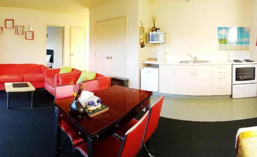 Deluxe-sviitti 2 Makuuhuonetta, Aurora City Suites Motel