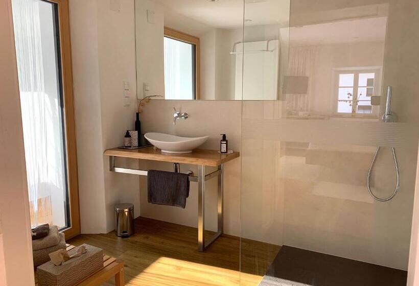 디럭스 룸, Bnb44 Only Rooms No Breakfast