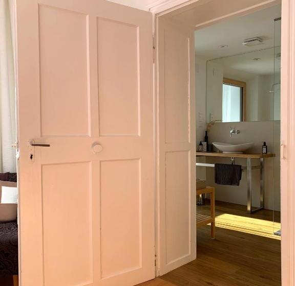 디럭스 룸, Bnb44 Only Rooms No Breakfast