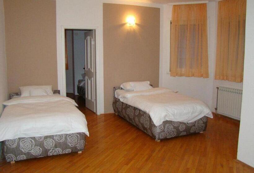 سوییت, Guest House Zamak