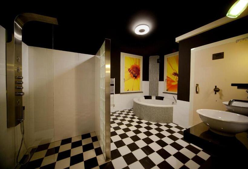 Superior suite with terrace, Raadhuis Dinther Suites