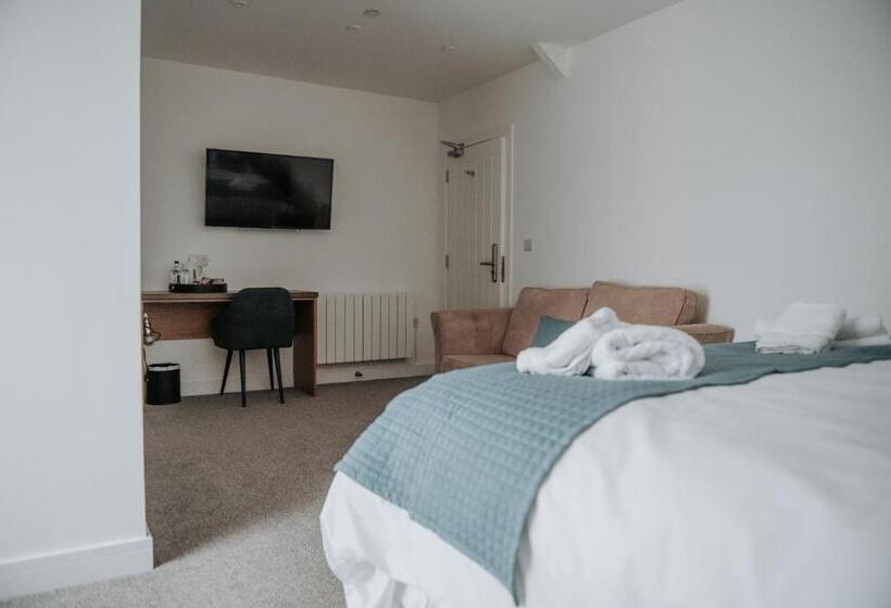 디럭스 패밀리 룸, The Fox And Hounds