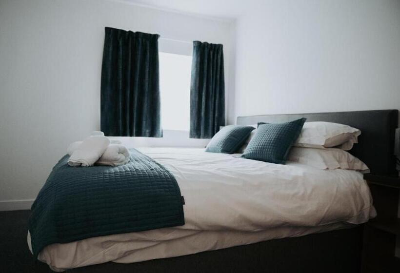 디럭스 룸 킹사이즈 침대, The Fox And Hounds